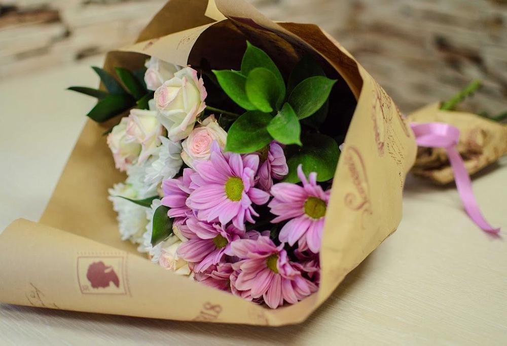 Букет цветов из: Розы и Хризантемы в Бобровский