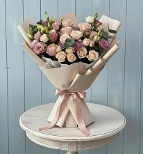 Букет цветов из:  Розы и Лизиантусы в Бобровский