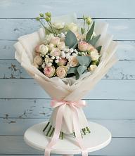 Букет цветов из:  Розы и Лизиантусы в Бобровский