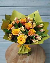 Букет цветов из:  Альстромерии и Розы в Бобровский