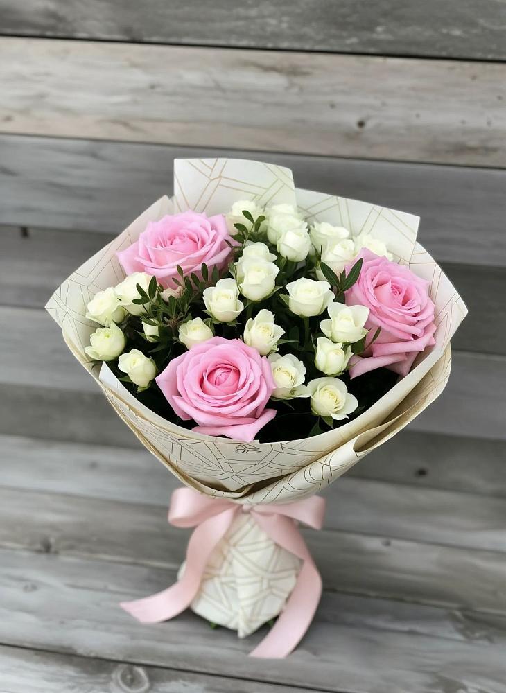 Букет цветов из: Розы в Бобровский