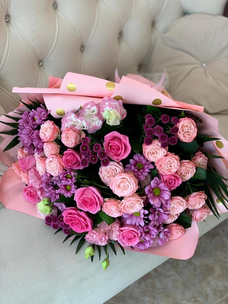 Букет цветов из: Хризантемы, Розы и Лизиантусы в Бобровский