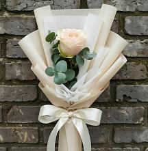 Букет цветов из:  Розы в Бобровский