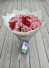 Букет цветов из:  Альстромерии #REPLACE_PRED# Бобровский