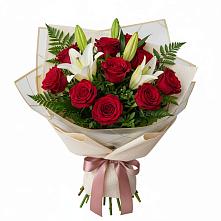 Букет цветов из:  Лилии и Розы в Бобровский