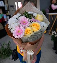 Букет цветов из:  Герберы, Розы и Хризантемы в Бобровский