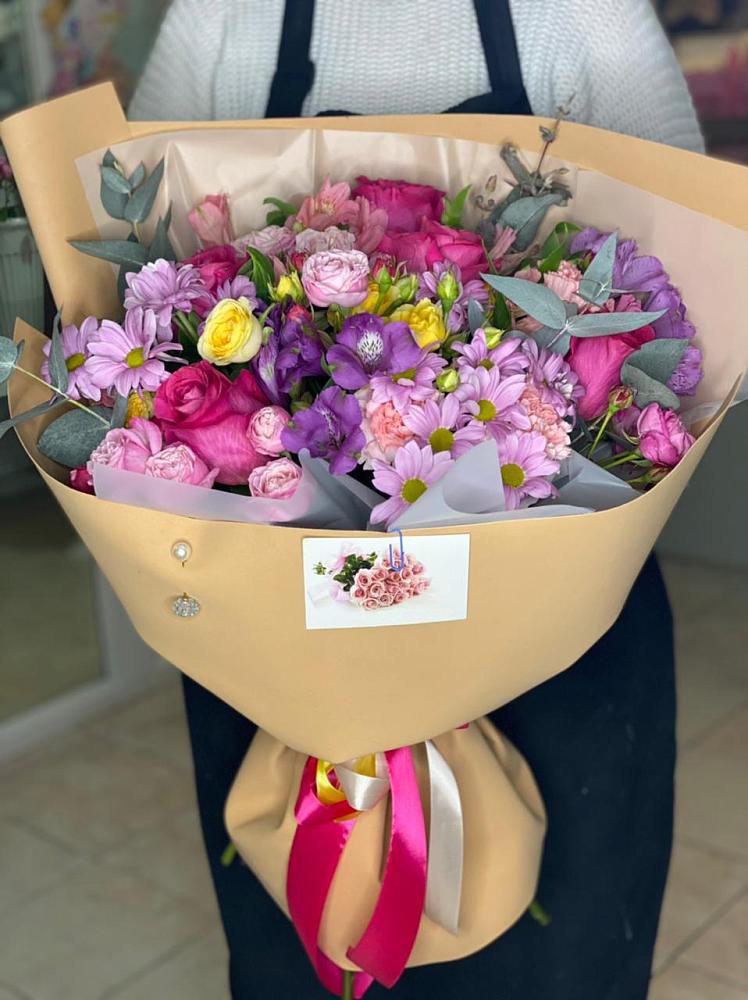 Букет цветов из: Хризантемы, Гвоздики и Альстромерии в Бобровский