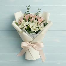 Букет цветов из:  Альстромерии в Бобровский