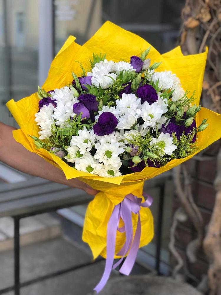 Букет цветов из: Ирисы, Хризантемы и Ромашки в Бобровский