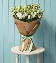 Букет цветов из:  Лизиантусы в Бобровский