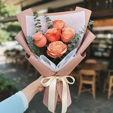 Букет цветов из:  Розы в Бобровский