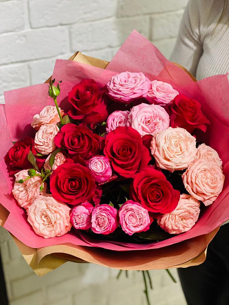 Букет цветов из: Розы в Бобровский