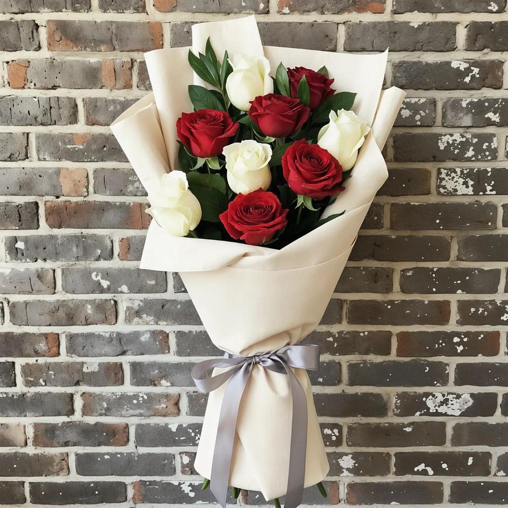 Букет цветов из: Розы в Бобровский