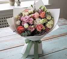 Букет цветов из:  Розы, Лизиантусы и Гвоздики в Бобровский