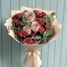 Букет цветов из:  Гвоздики и Розы в Бобровский