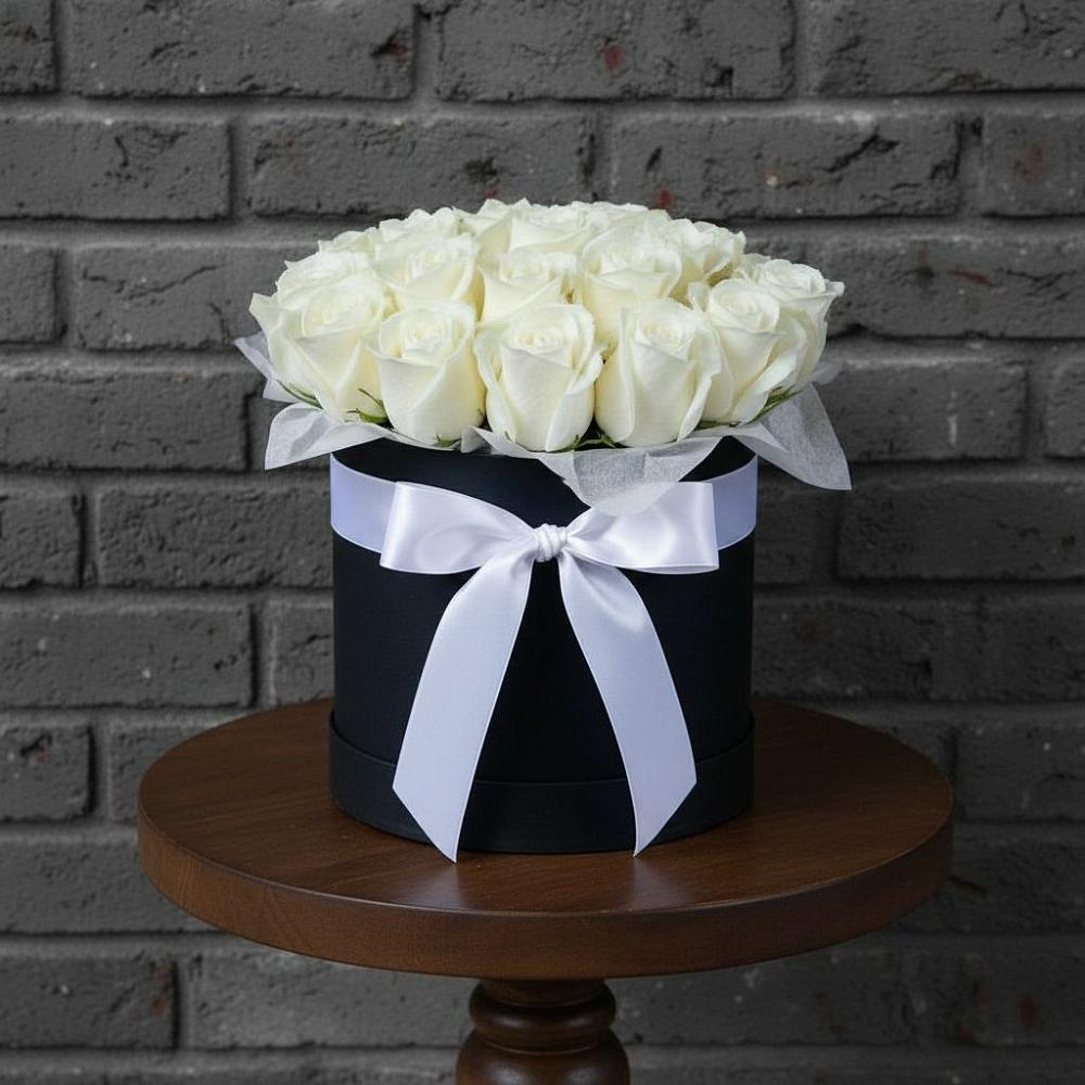 Цветочная композиция из Розы в шляпной коробке в Бобровский