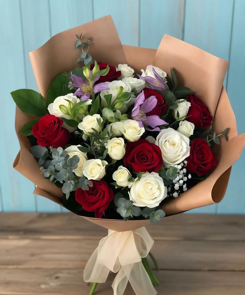 Букет цветов из: Розы и Альстромерии в Бобровский