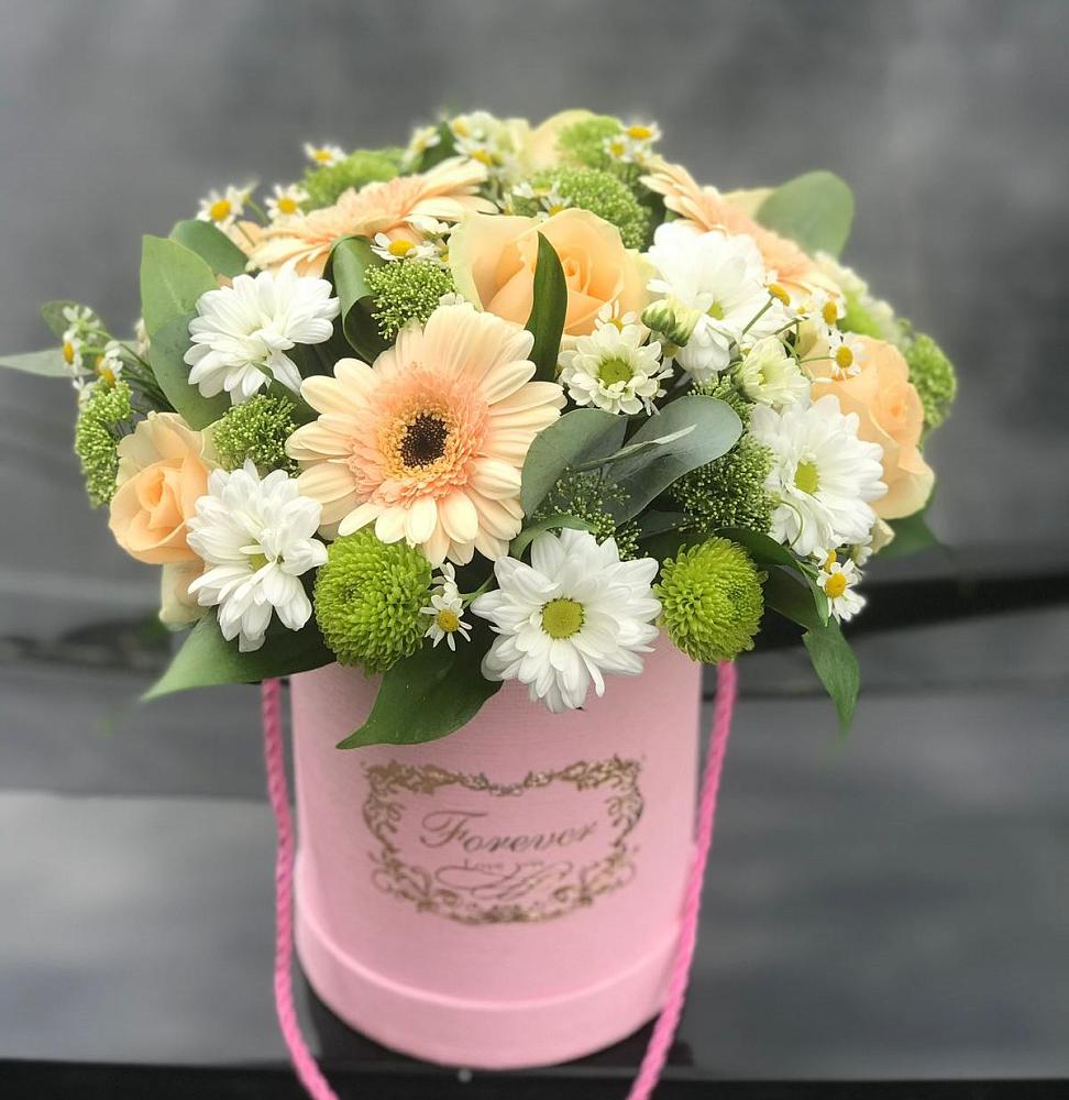 Цветочная композиция из Розы, Герберы и Хризантемы в шляпной коробке в Бобровский