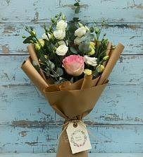 Букет цветов из:  Розы и Лизиантусы в Бобровский