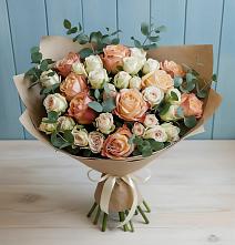 Букет цветов из:  Альстромерии и Розы в Бобровский
