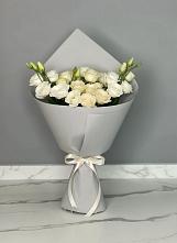 Букет цветов из:  Розы и Лизиантусы в Бобровский